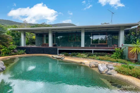 8-10 Finlay Cres, Oak Beach, QLD 4877