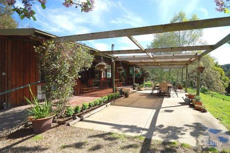 451 Tschampions Rd, Macclesfield, VIC 3782