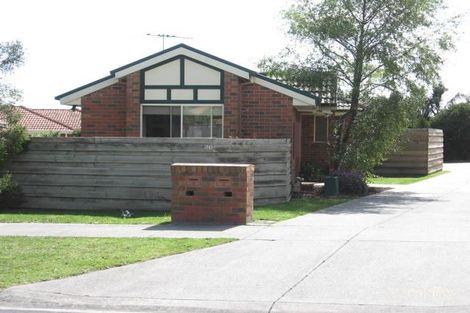 2/20 Harmon Cl, Berwick, VIC 3806