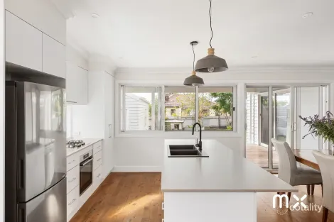 9 Ellengowan Cres, Fairy Meadow, NSW 2519