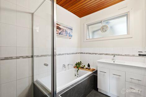 Property photo of 18 James Road Ferntree Gully VIC 3156