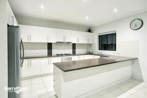 Property photo of 3 Watersedge Way Roxburgh Park VIC 3064