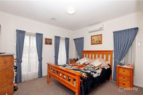 Property photo of 72 Malcolm Creek Parade Craigieburn VIC 3064
