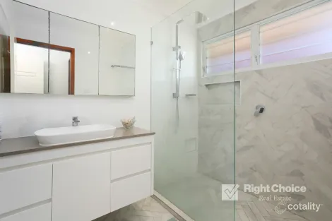 Property photo of 275 Reddall Parade Mount Warrigal NSW 2528