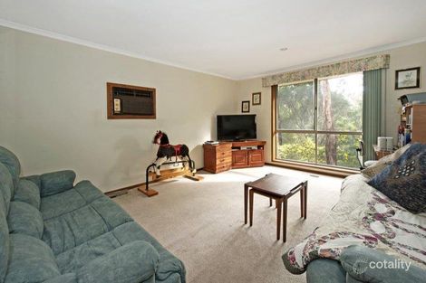 Property photo of 2 Fiona Court Eltham VIC 3095