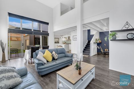 Property photo of 2 Beacon Lane Caroline Springs VIC 3023