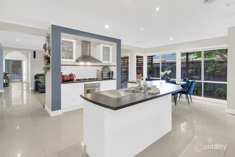 Property photo of 5 Peppermint Crescent Manor Lakes VIC 3024