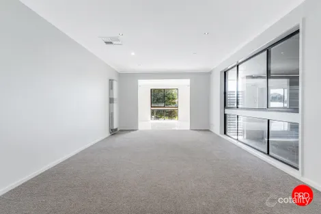 Property photo of 27 Nabilla Crescent Strathdale VIC 3550