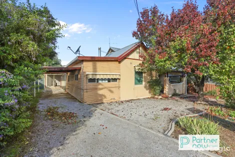 Property photo of 11 Dean Street North Tamworth NSW 2340