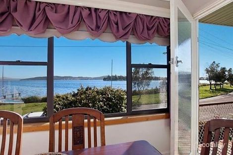 Property photo of 20 Village Bay Close Marks Point NSW 2280