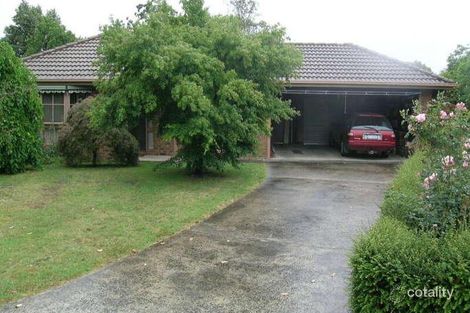 Property photo of 15 Earlston Square Berwick VIC 3806