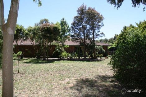 13 Gordon Cres, Romsey, VIC 3434