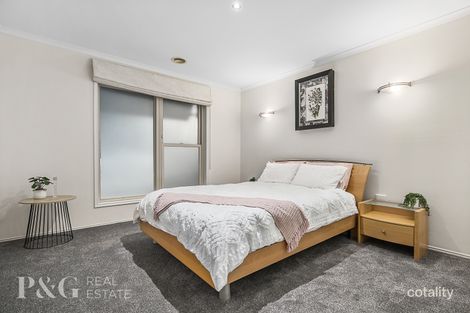 Property photo of 10 Malabar Court Narre Warren South VIC 3805