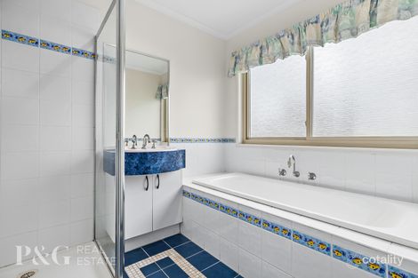 Property photo of 10 Malabar Court Narre Warren South VIC 3805