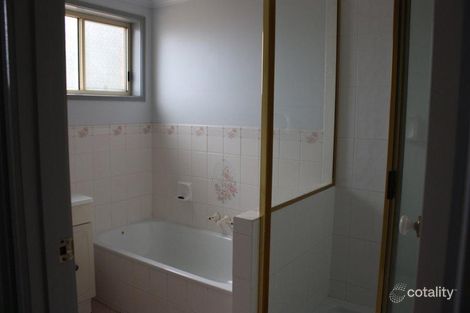 Property photo of 25 Staal Crescent Emerald QLD 4720