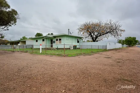 19 Park Tce, Quorn, SA 5433