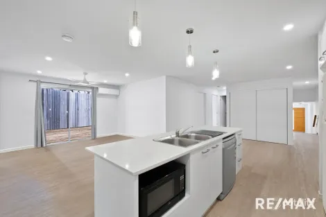 Property photo of 1/5 Elevate Place Burnside QLD 4560