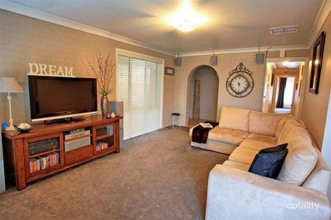 Property photo of 39 Warrambool Crescent Glenfield Park NSW 2650
