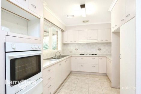 Property photo of 59 Kingsclere Avenue Keysborough VIC 3173