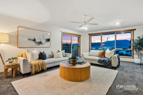 Property photo of 928 Oceana Drive Tranmere TAS 7018