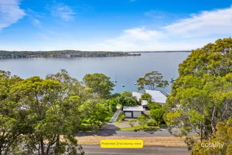 154 Fishing Point Rd, Fishing Point, NSW 2283