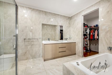 Property photo of 51 Featherwood Crescent Craigieburn VIC 3064