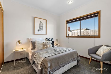 Property photo of 3/51 Lane Crescent Reservoir VIC 3073