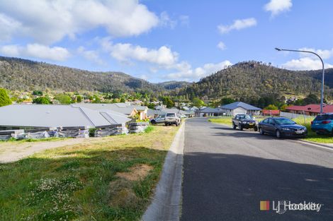 23 Henderson Pl, Lithgow, NSW 2790