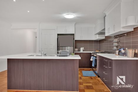 Property photo of 9 Green Court Burnside Heights VIC 3023