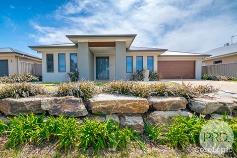 Property photo of 8 Durack Circuit Boorooma NSW 2650