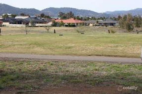 Property photo of 3 The Heights Hillvue NSW 2340