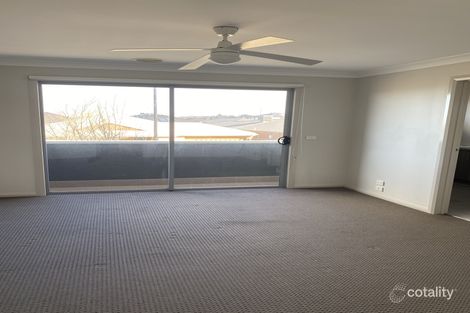 Property photo of 50 Annecy Boulevard Fraser Rise VIC 3336