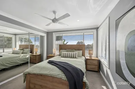 Property photo of 8 Roger Crescent Berkeley Vale NSW 2261