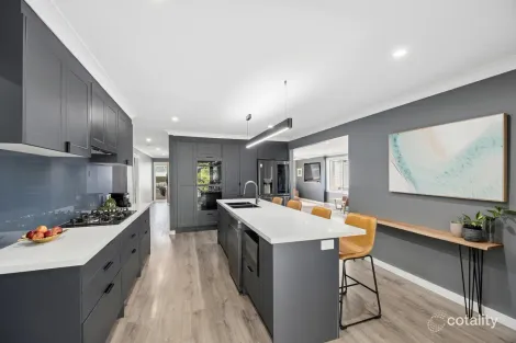 Property photo of 8 Roger Crescent Berkeley Vale NSW 2261