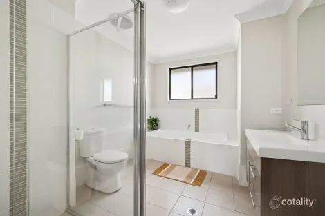 Property photo of 8 Windsock Avenue Middleton Grange NSW 2171