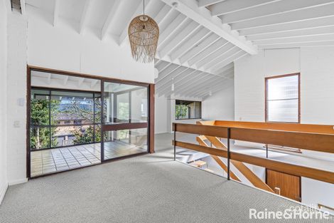 4/3 YORK ST, POINT FREDERICK, NSW 2250