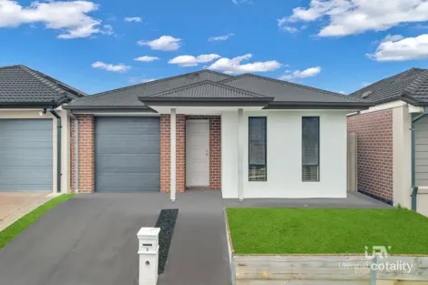 Property photo of 3 Illawara Drive Mickleham VIC 3064