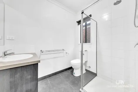 Property photo of 3 Illawara Drive Mickleham VIC 3064