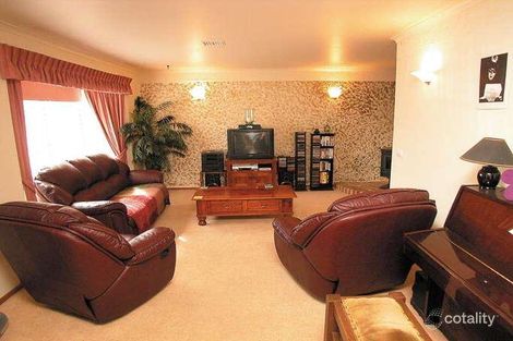 Property photo of 180 Lyrebird Drive Carrum Downs VIC 3201