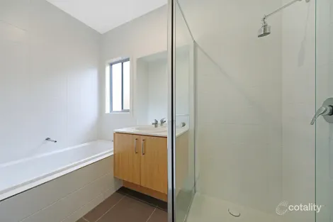 Property photo of 32 Lawler Road Eynesbury VIC 3338