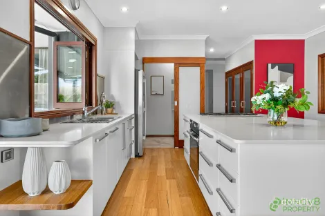 Property photo of 5 Shasta Court Cashmere QLD 4500