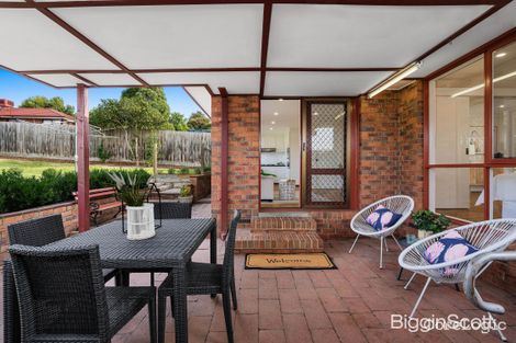 Property photo of 16 Thomas Mitchell Drive Endeavour Hills VIC 3802