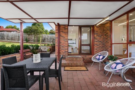 Property photo of 16 Thomas Mitchell Drive Endeavour Hills VIC 3802