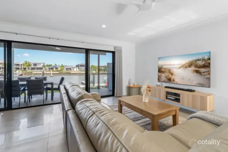 Property photo of 18/35 Sickle Avenue Hope Island QLD 4212