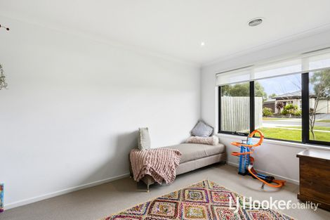 Property photo of 17 Headland Way Inverloch VIC 3996