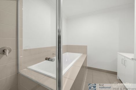 Property photo of 14 Renlik Circuit Cranbourne North VIC 3977