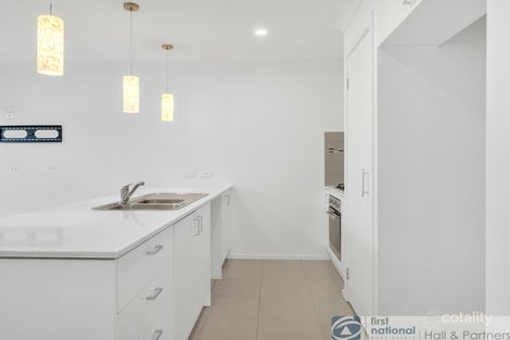 Property photo of 14 Renlik Circuit Cranbourne North VIC 3977
