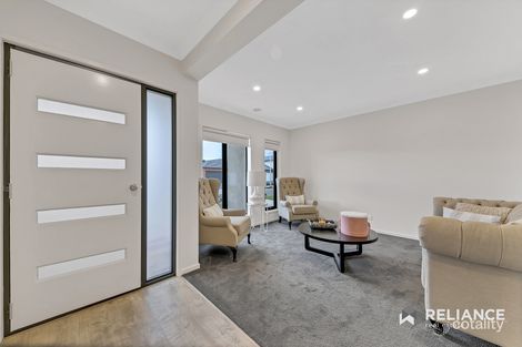 Property photo of 8 Bogong Loop Tarneit VIC 3029