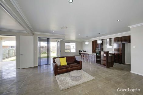 Property photo of 3 Beech Links Drive Ashfield QLD 4670