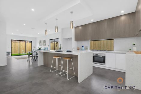 Property photo of 8 Boglis Avenue Wollert VIC 3750